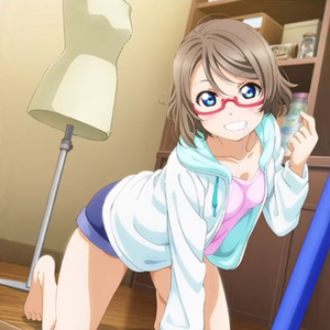 女生让男生看她的小笼包
