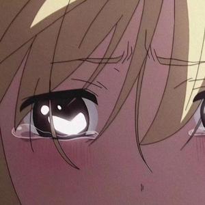 女生让男生看她的小笼包
