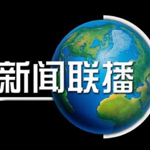 女生让男生看她的小笼包
