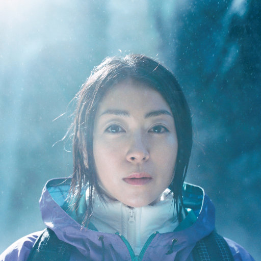 女生让男生看她的小笼包
